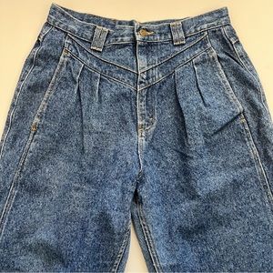 Vintage Lee Medium Wash High Rise Yoked Pleated  Flat-back Jeans Size 16